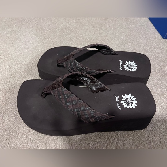 Yellow Box Shoes - Yellow box sandals